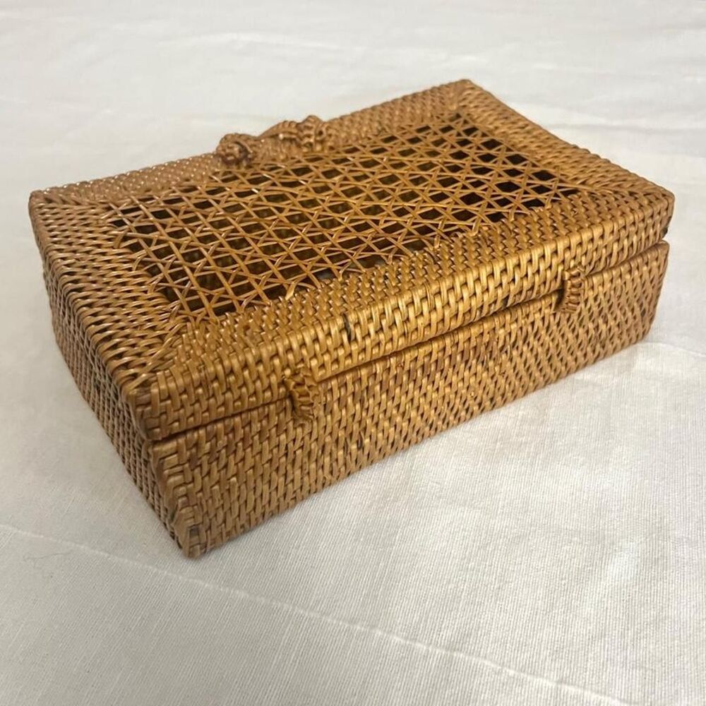 Adorable Rattan Clutch - Picture 4 of 7